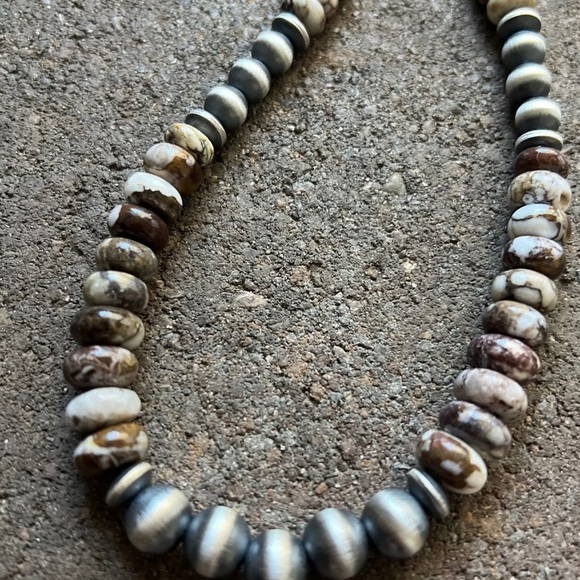 Sterling Silver Graduated Wild Horse Bead Necklace. 18 inch